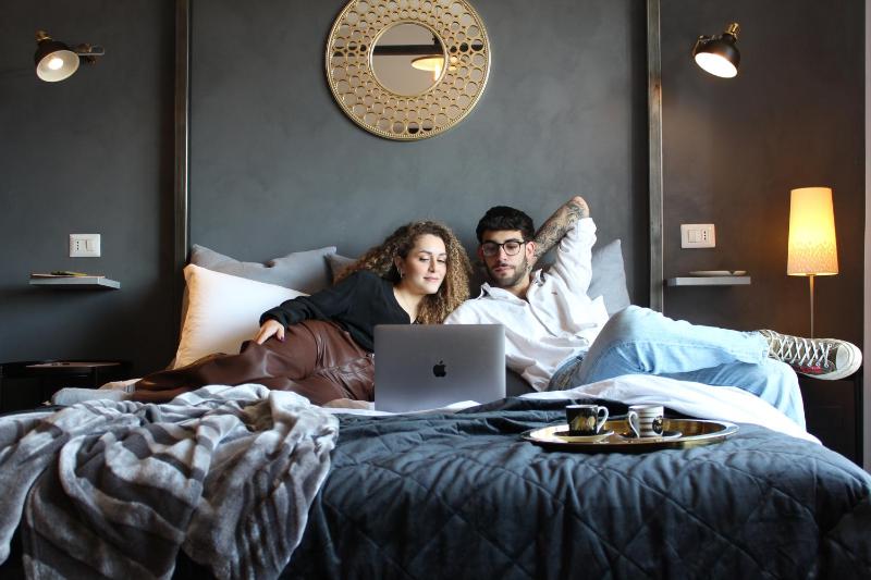 Deluxe Double Room with Balcony image 4