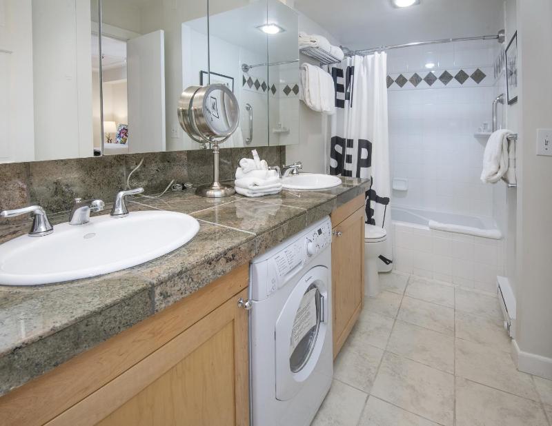 Vantage Point #307 condo - image 13