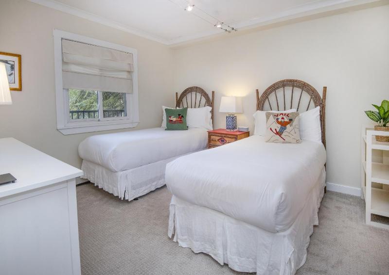 Vantage Point #307 condo - image 31