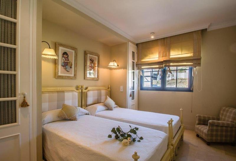 Penthouse Paradise - image 17