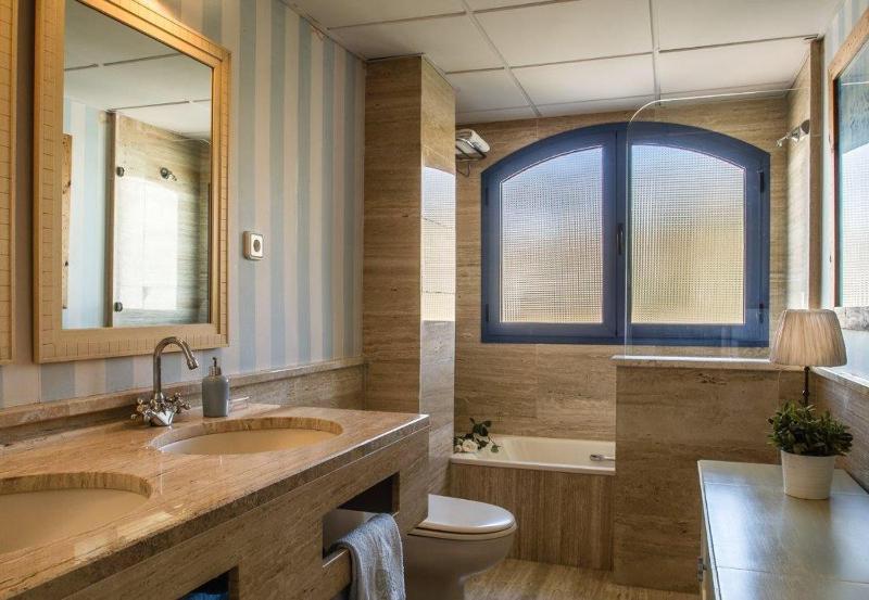 Penthouse Paradise - image 25