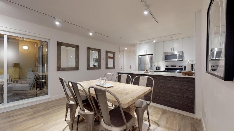 Bear Lodge Whistler Village - Spectacular Location on Village Stroll Designer Remodel - image 32