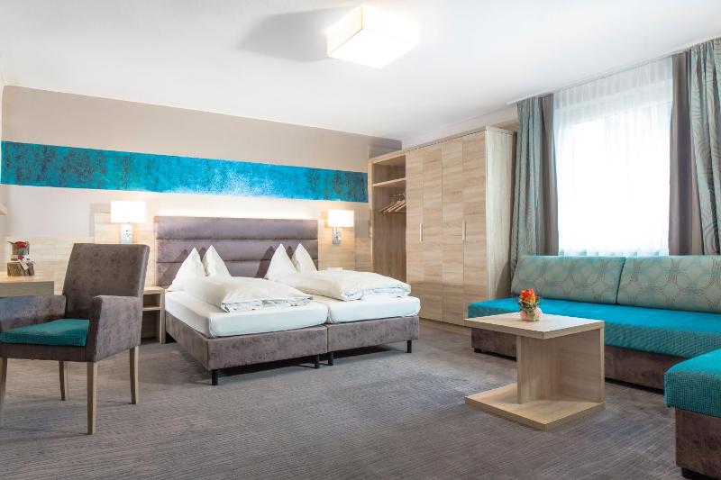 Hotel Neue Post - image 15