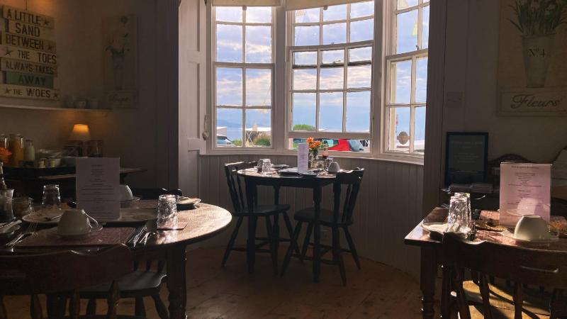 Whitecliff Guest House - image 3