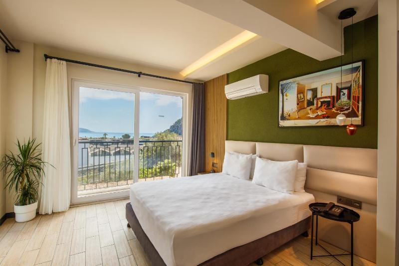 Deluxe Double Room image 3