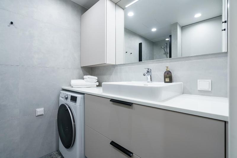 Dream Stay - Modern Design Apartments with Balcony & Free parking - image 10