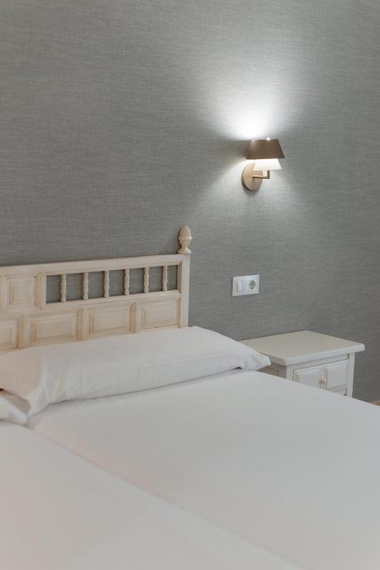 Double or Twin Room image 3