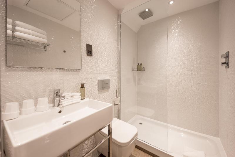 Classic Triple Room image 1