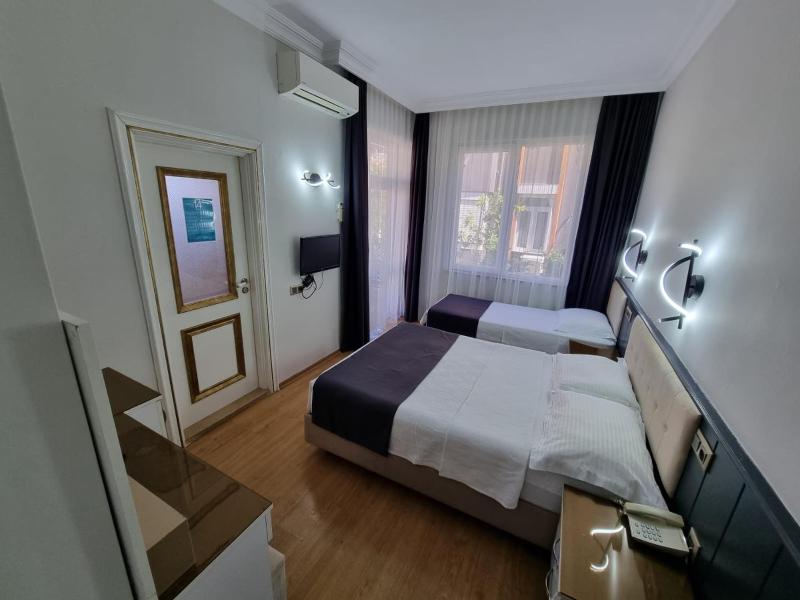 Standard Triple Room image 3