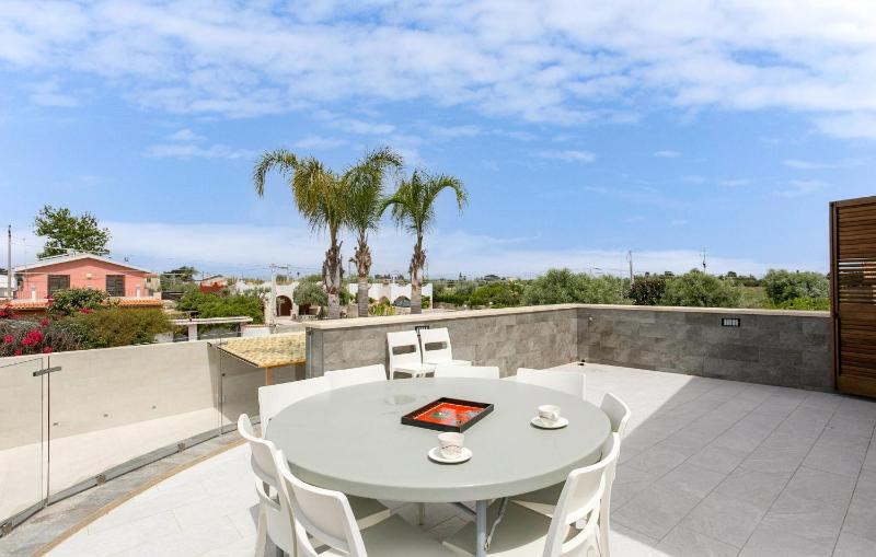 Amazing Home In Punta Milocca - image 10