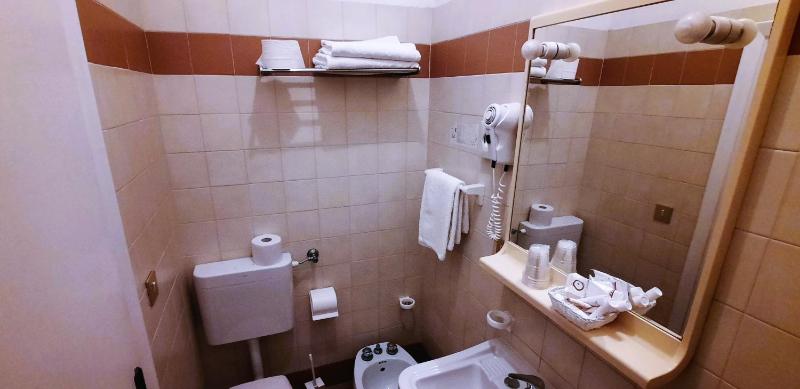 Standard Double or Twin Room with Balcony image 4