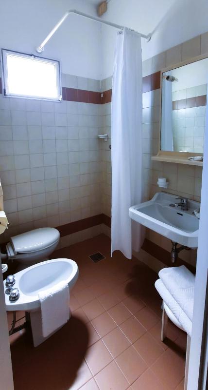 Double or Twin Room with Partial Sea View image 2