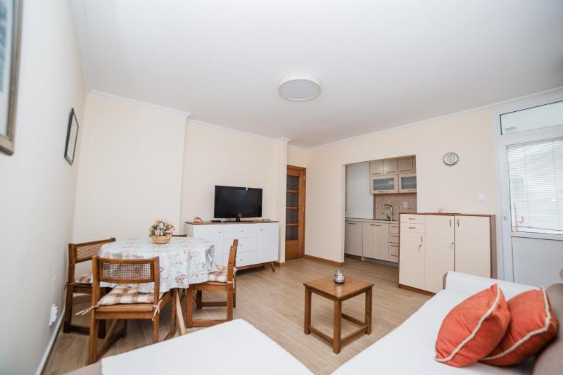 Pizana Budva Central - image 7
