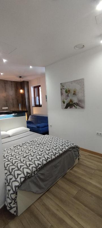 Altozano Room III, Estudió centro de Málaga Gayfriendly, Wi-Fi gratis Images