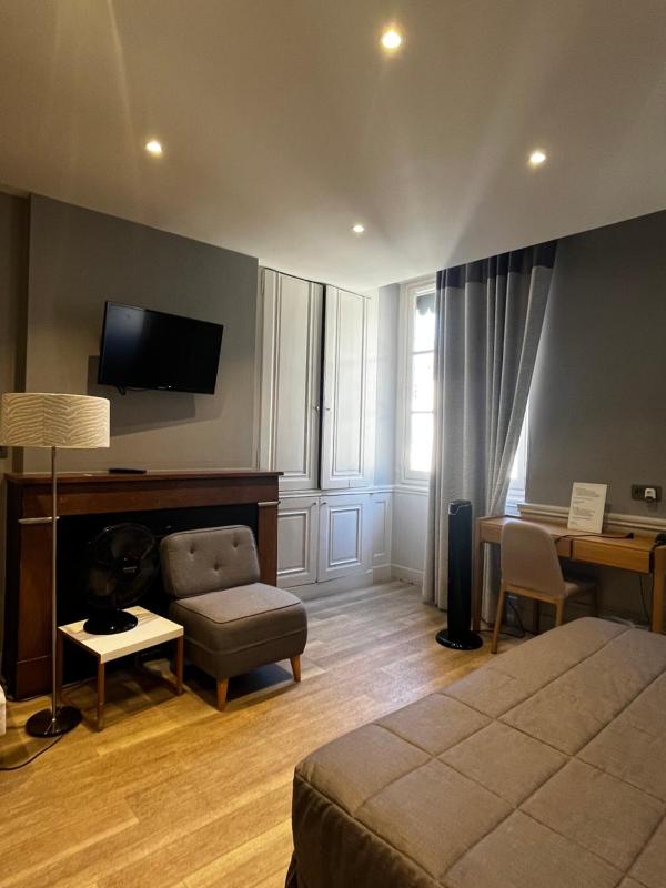 Standard Triple Room image 3