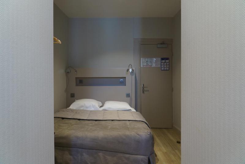 Standard Double Room image 2