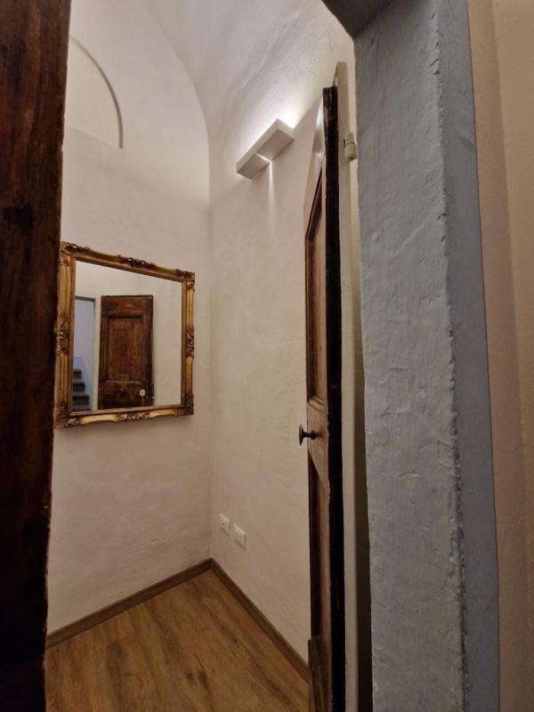 One-Bedroom Apartment image 2