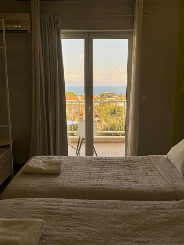 Superior Double Room with Sea View image 4