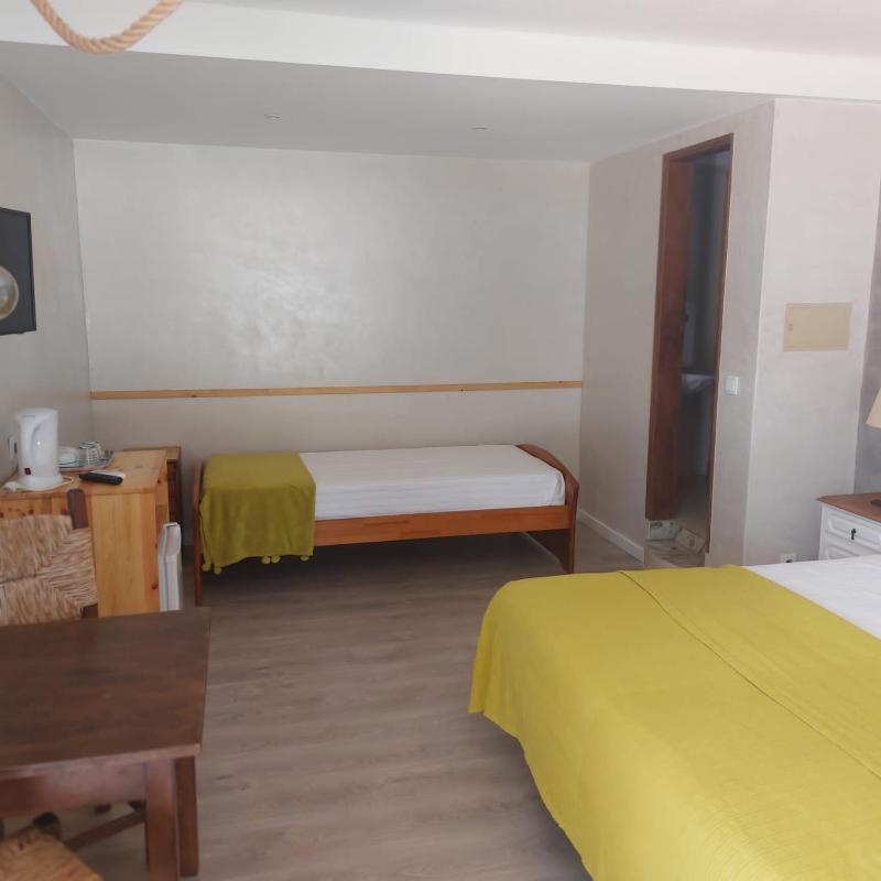 Budget Triple Room image 3