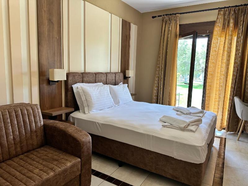 Deluxe Family Room image 1