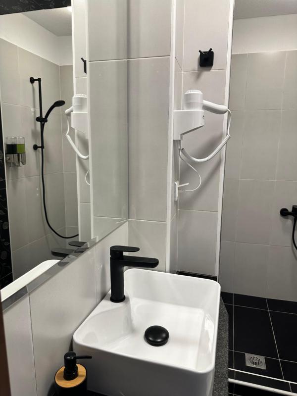 Deluxe Family Room image 3