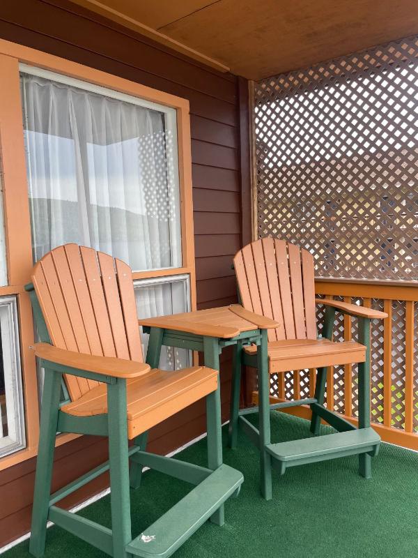 King Room with Lake View image 4