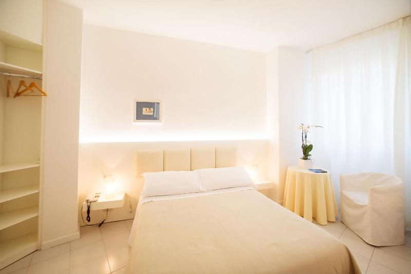 Double or Twin Room with Balcony image 3