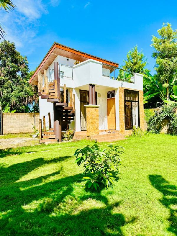 Golden hour tiny house - image 7