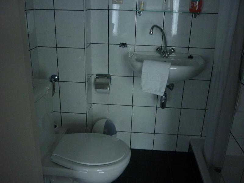 Standard Single Room image 4