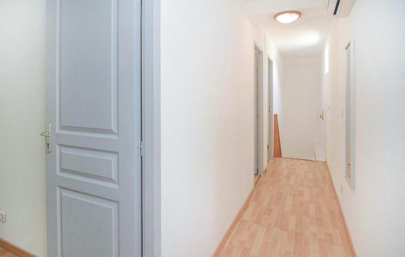 Stunning Apartment In Le Sambuc With Wifi - image 5