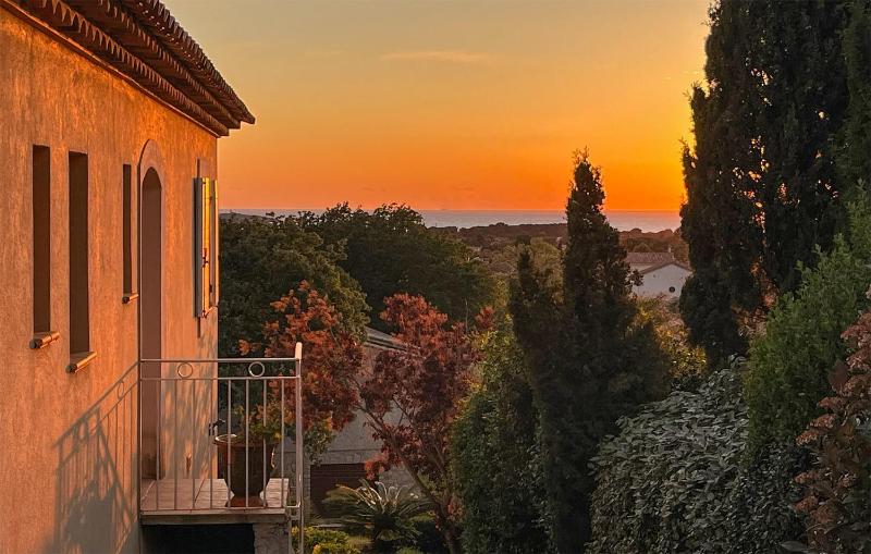 Cozy Home In Six-Fours-Les-Plages - image 18