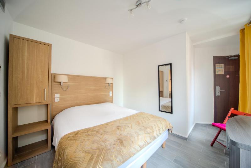 Standard Double or Twin Room image 2