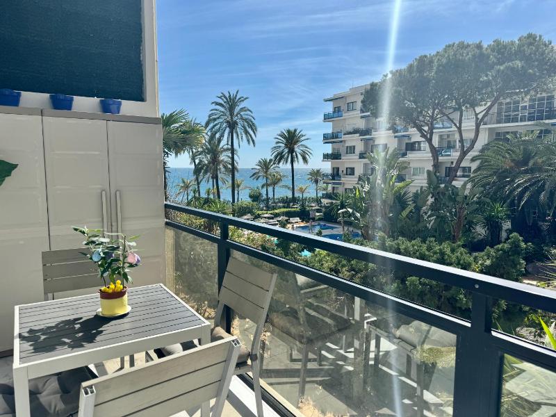 Apartment with View and Balcony image 4