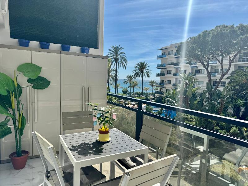 Apartment with View and Balcony image 3