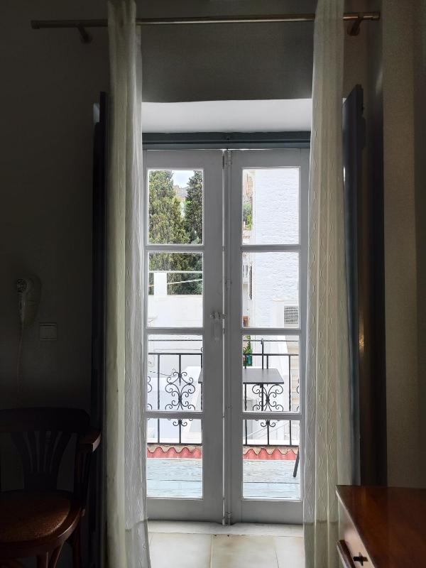 Deluxe Double or Twin Room with Balcony image 3