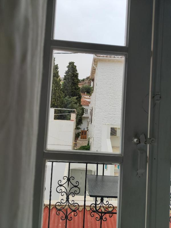 Deluxe Double or Twin Room with Balcony image 4