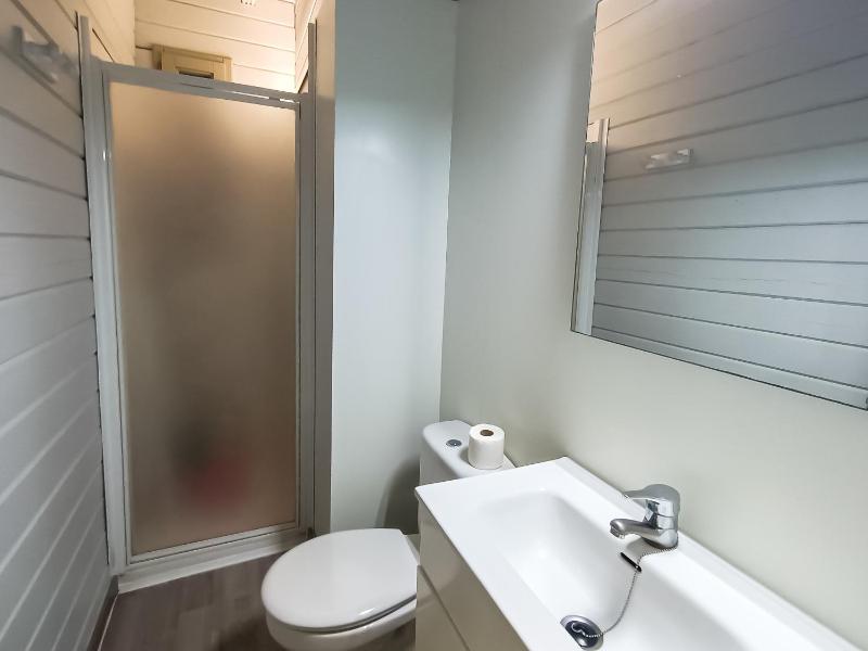 Two-Bedroom Bungalow image 4