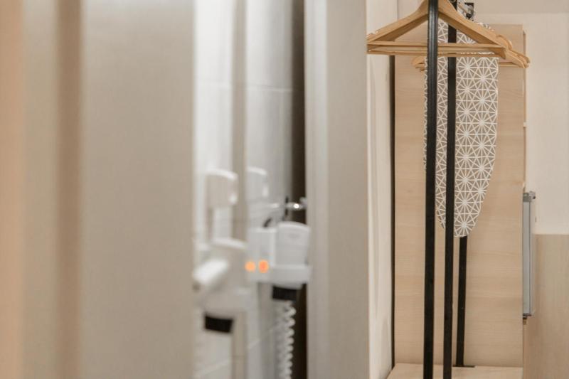 Double or Twin Room image 4