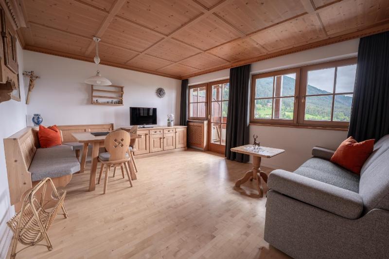 One-Bedroom Apartment image 3