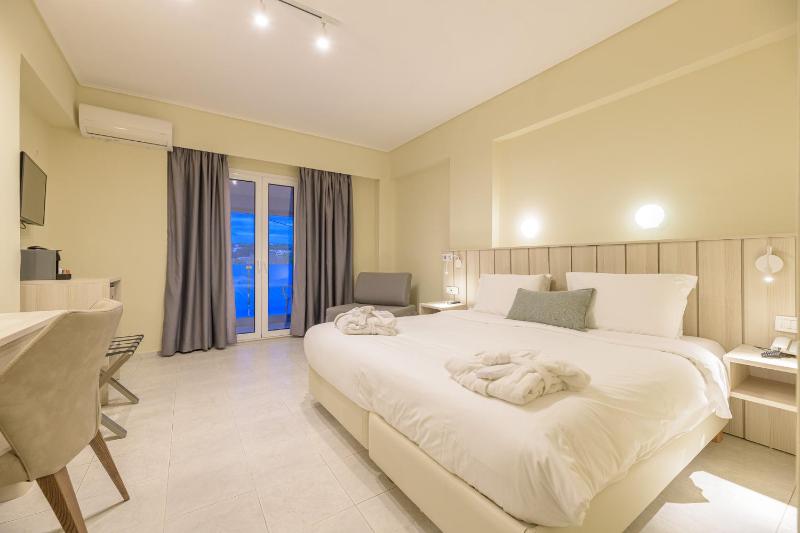 Double or Twin Room with Side Sea View image 2