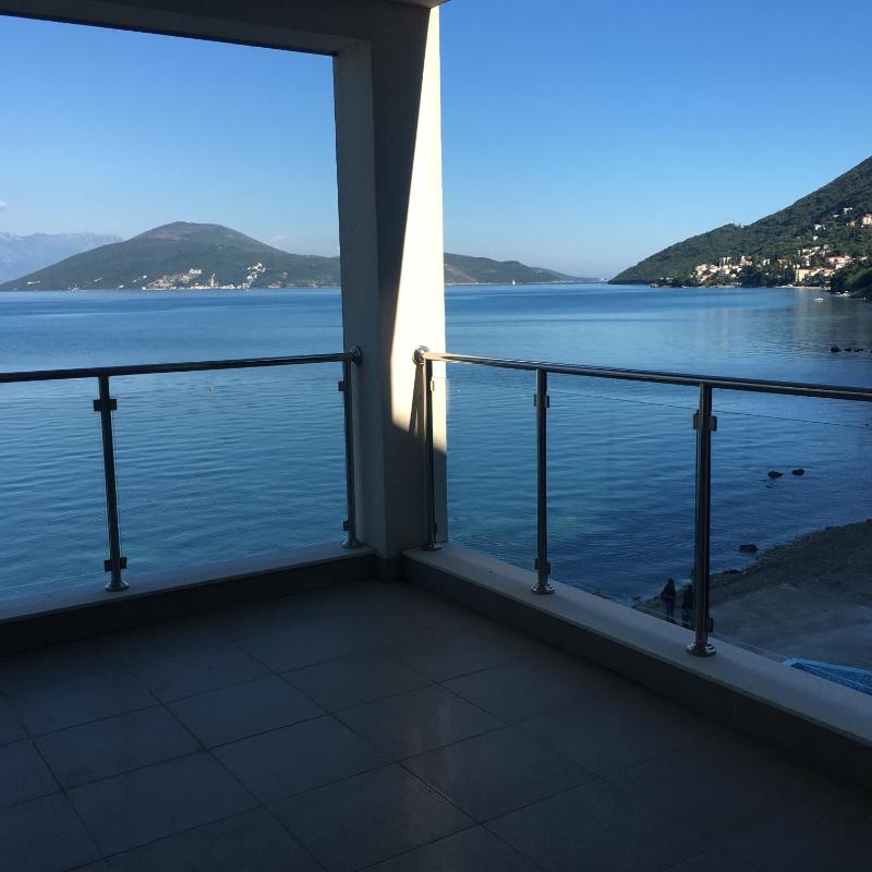 Standard Double or Twin Room with Sea View image 3