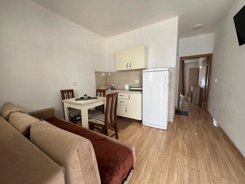 Kontiki Apartments - image 7