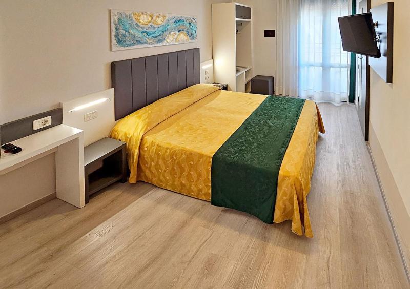 Double or Twin Room with Beach Access and Free Parking image 2
