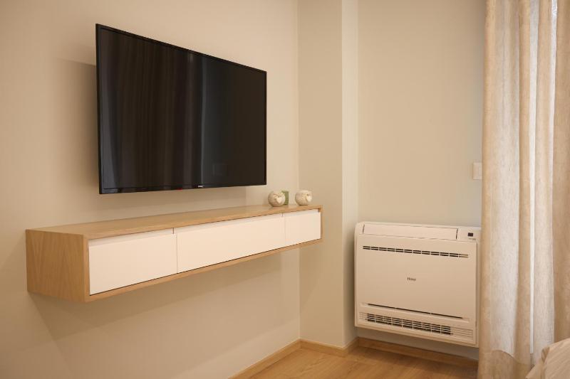 Elegant Apartment Near Wilson Square - image 9