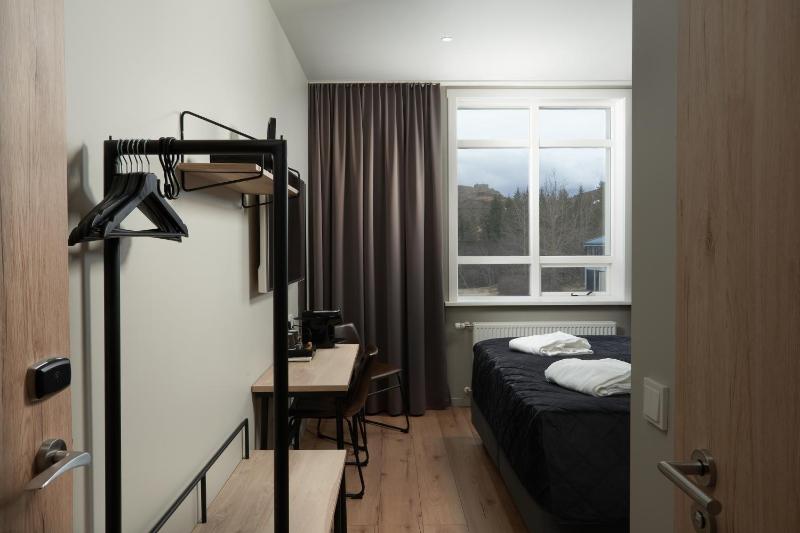 Standard Double Room image 3