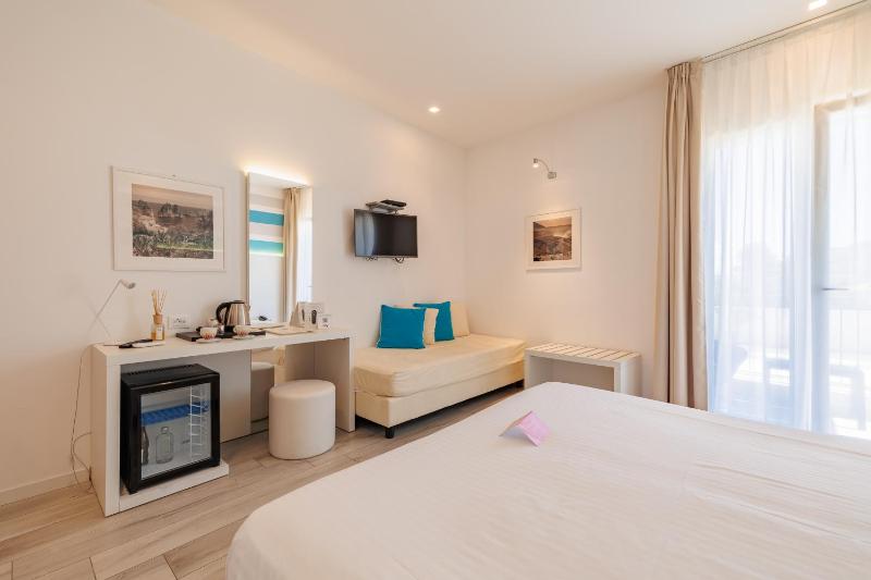 Room with Balcony image 3