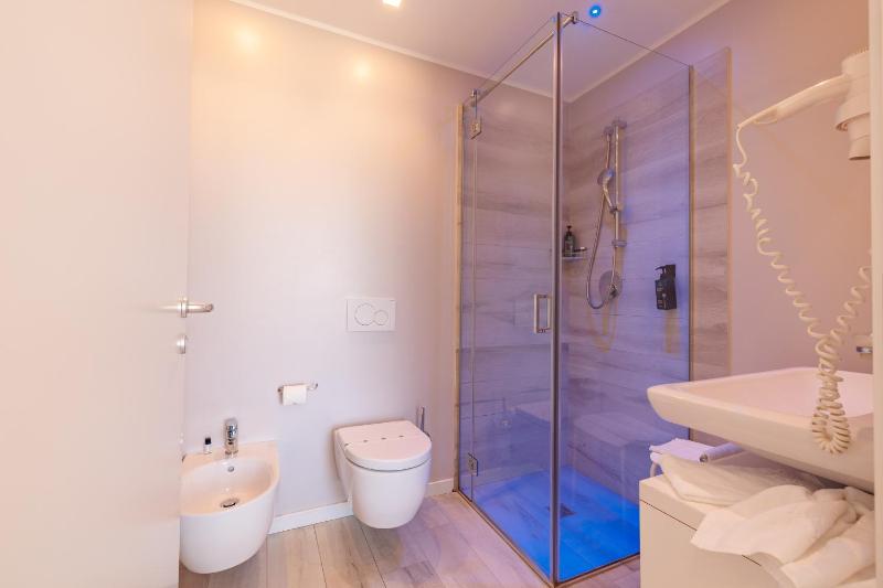 Room with Balcony image 4