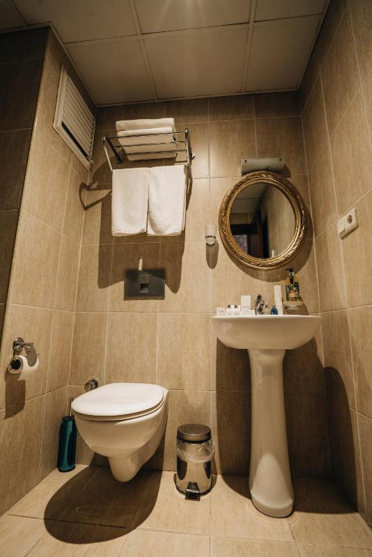 Gulliver Mansion Hotel - image 3