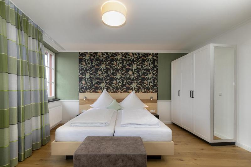 Suite with Lake View image 2