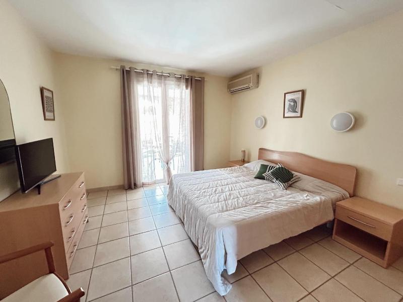 Apartment with Sea View image 4